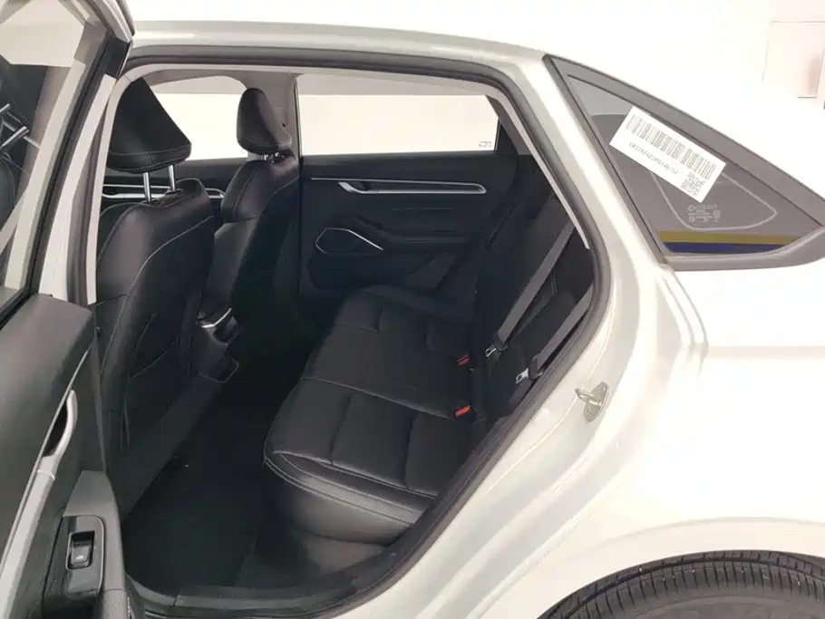 Geely Emgrand — миниатюра 11
