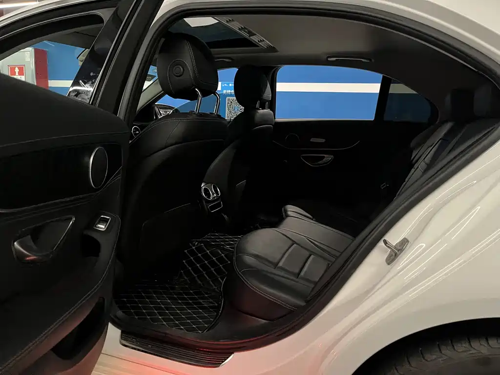 Mercedes-Benz C-Class — миниатюра 14