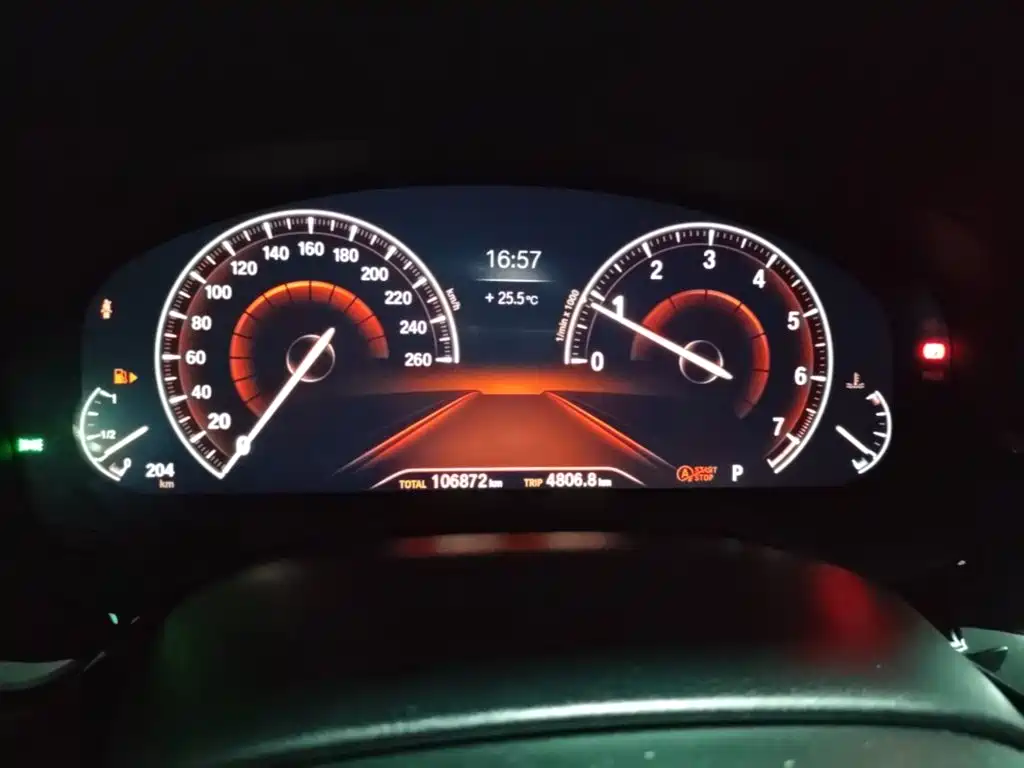 BMW 5 Series — миниатюра 12