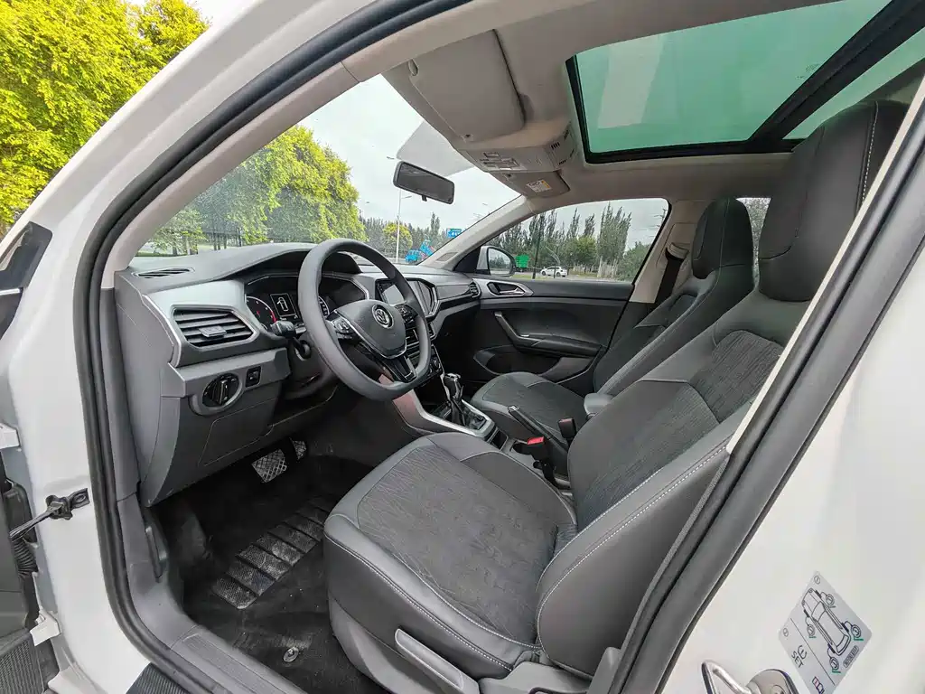 Volkswagen T-Cross — миниатюра 7