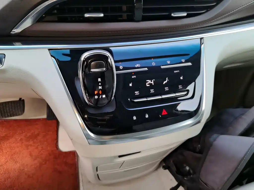 Buick GL8 — миниатюра 14