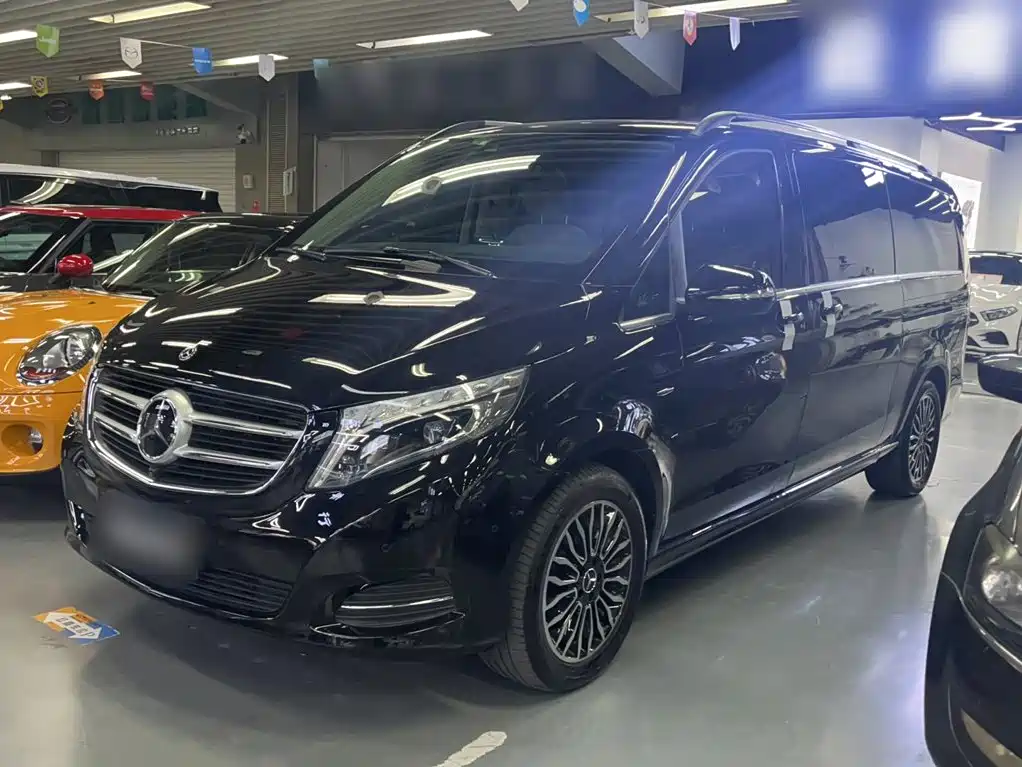 Mercedes-Benz V-Class 2017 V 260 L Premium Extended Edition
