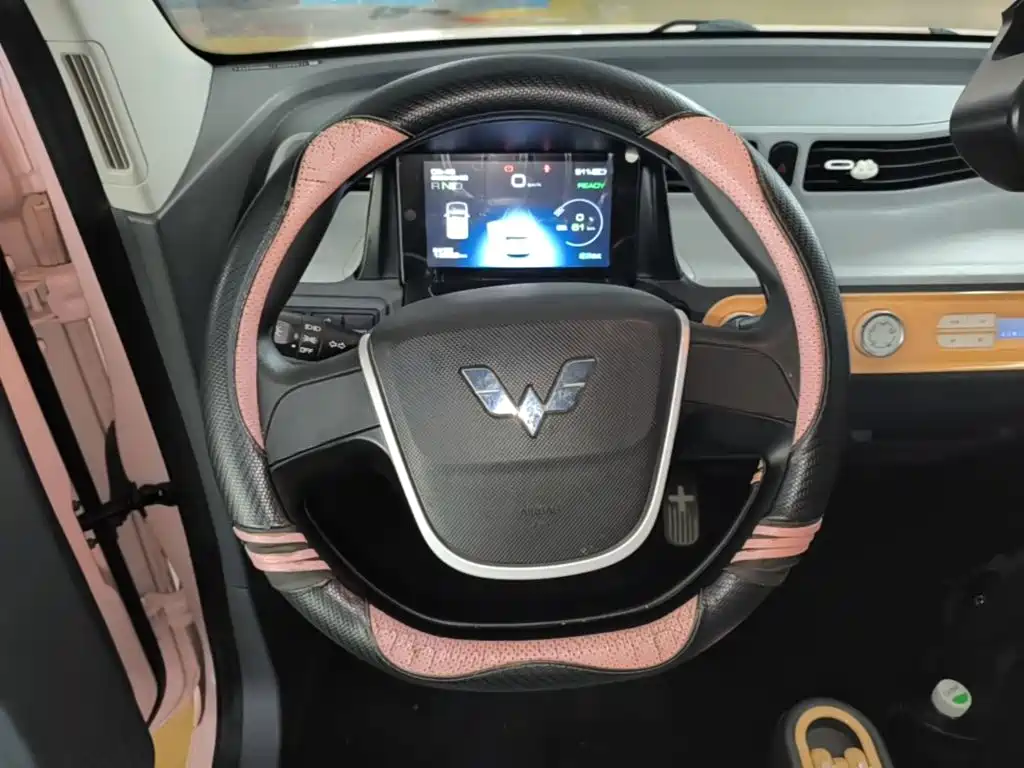 Wuling MINIEV — миниатюра 11