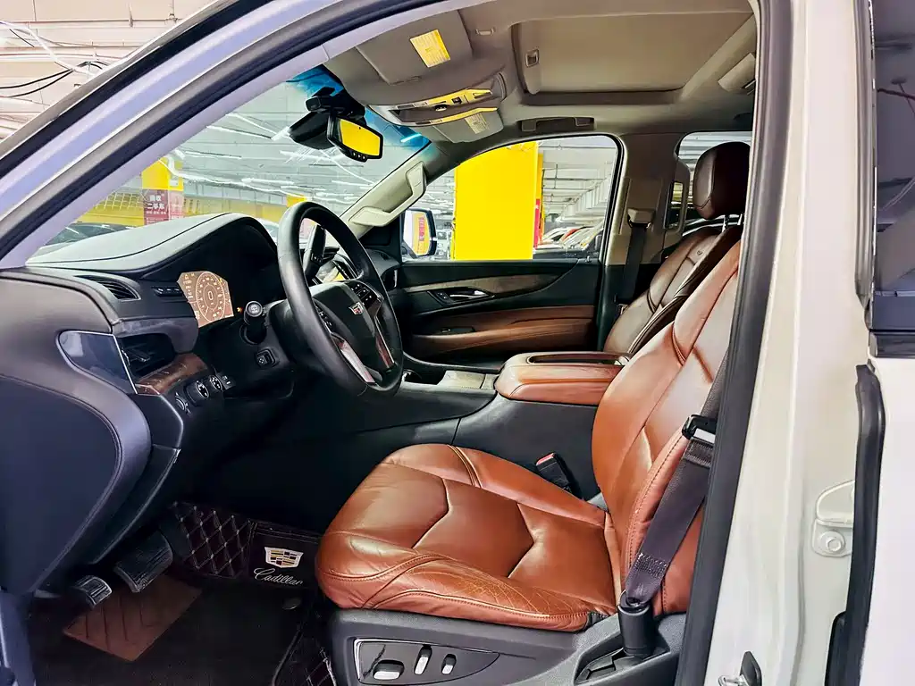 Cadillac Escalade 2016 6.2L AT