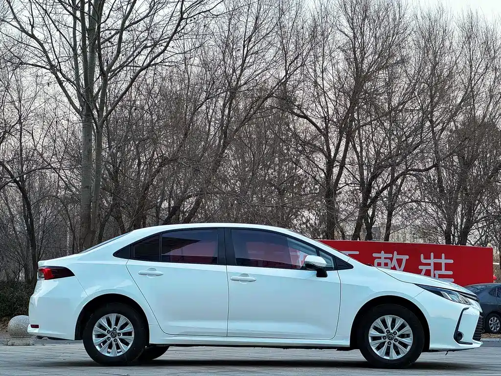 Toyota Corolla — миниатюра 4