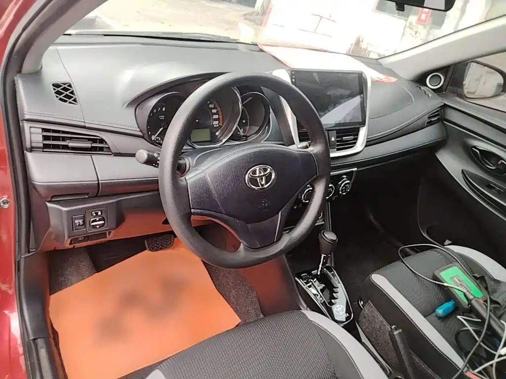 Toyota Yaris L — миниатюра 10