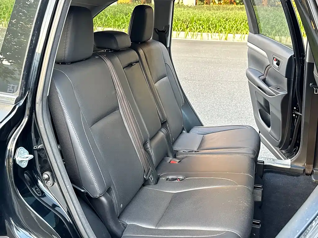 Toyota Highlander — миниатюра 17
