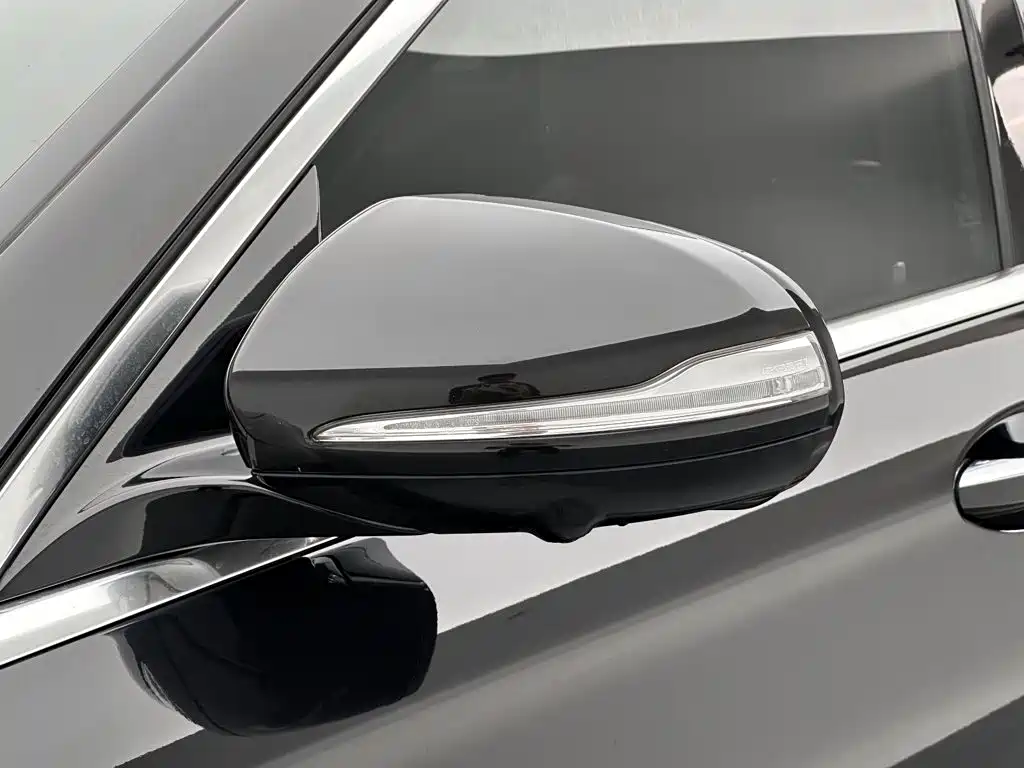 Mercedes-Benz E-Class — миниатюра 29