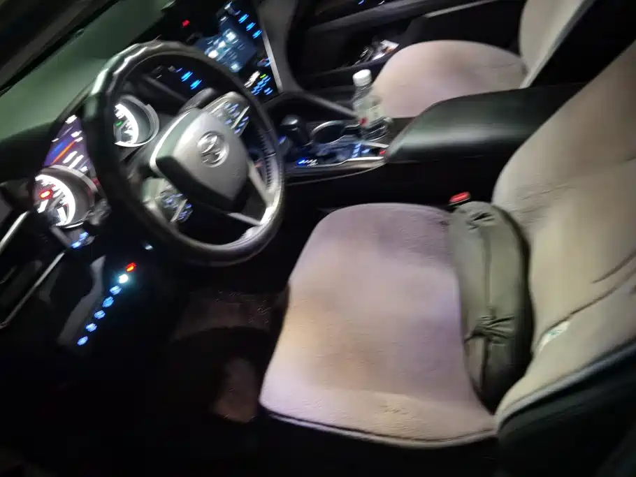 Toyota Camry — миниатюра 9