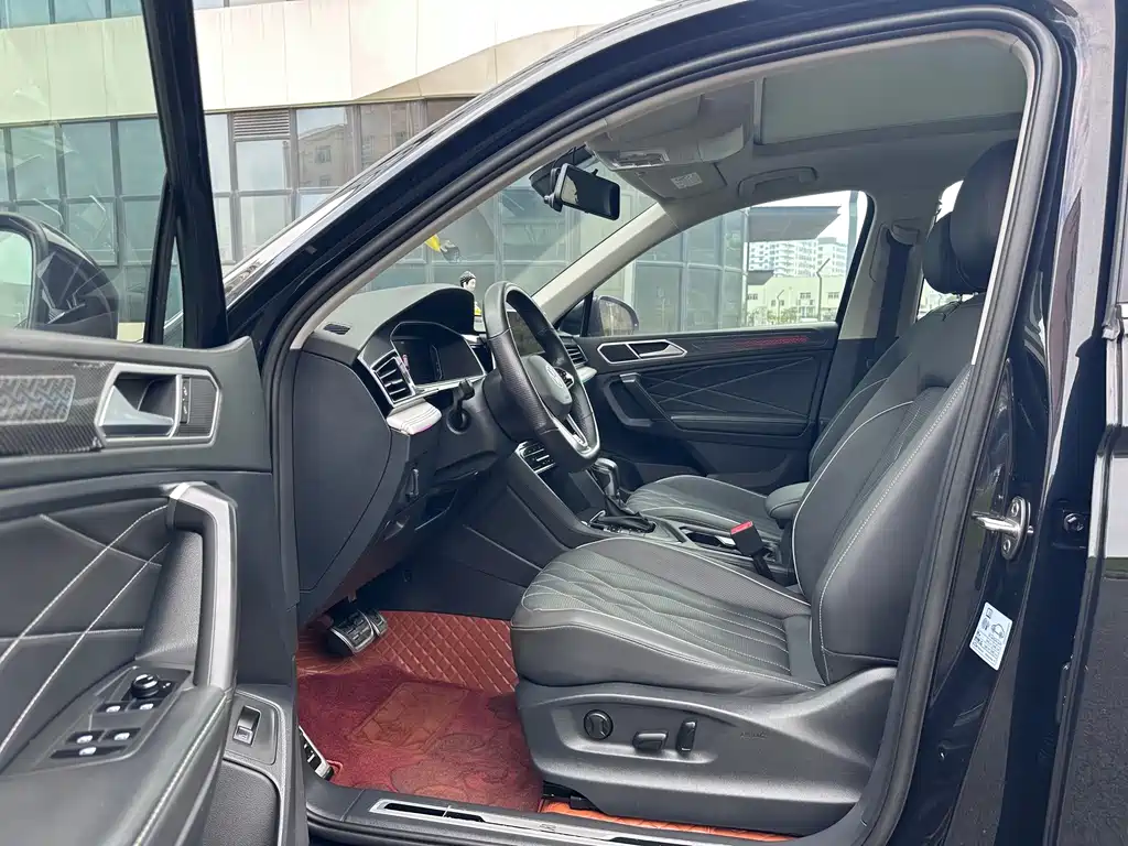 Volkswagen Tiguan L — миниатюра 5