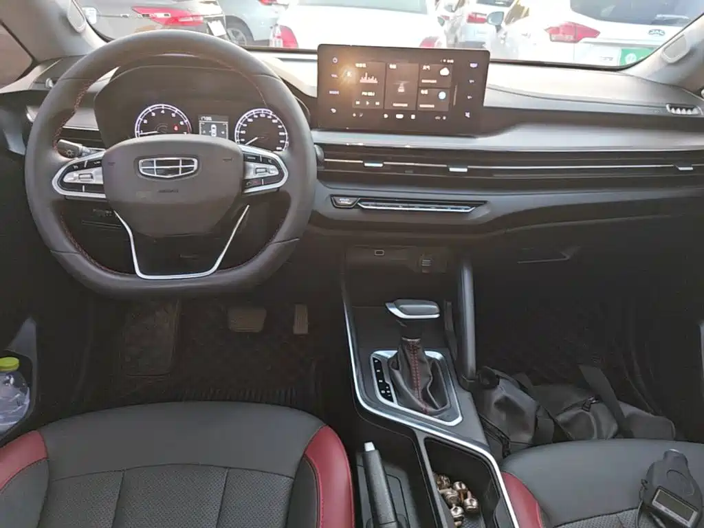 Geely Vision X3 — миниатюра 10