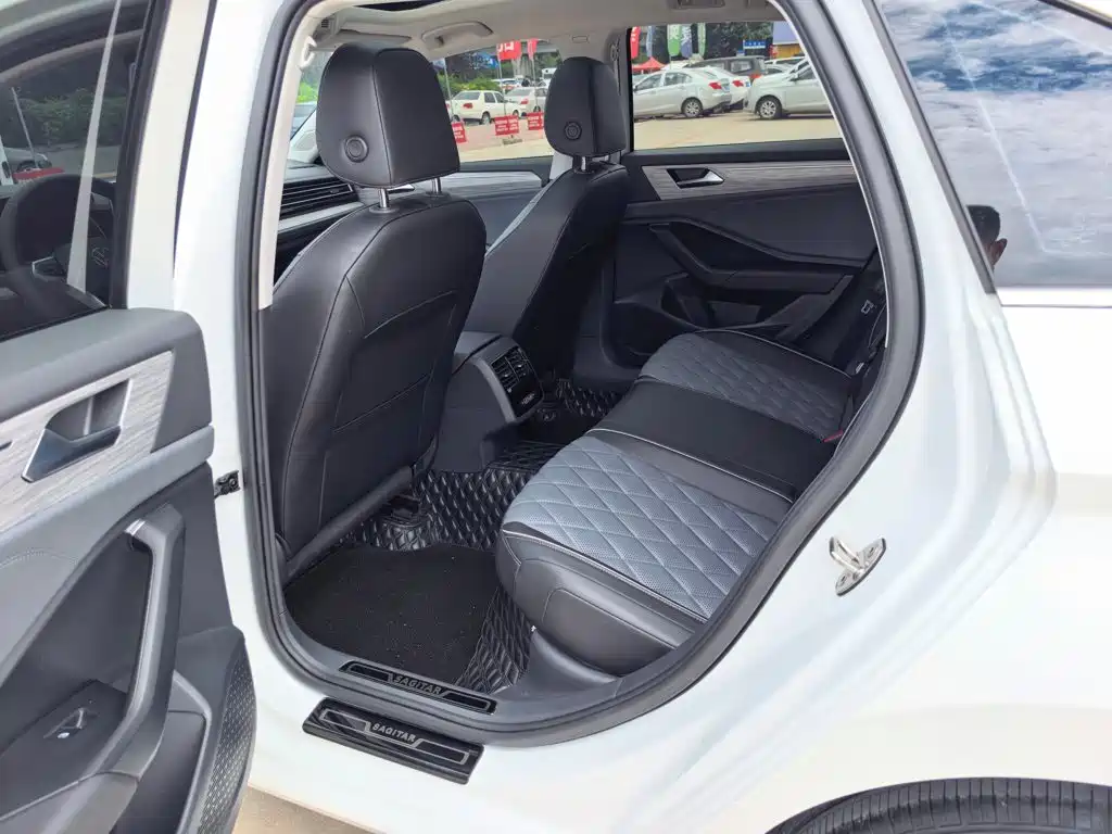 Volkswagen Sagitar — миниатюра 6