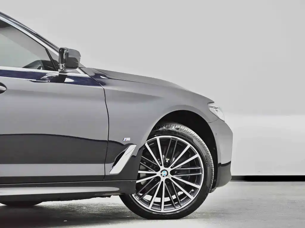 BMW 5 Series — миниатюра 25