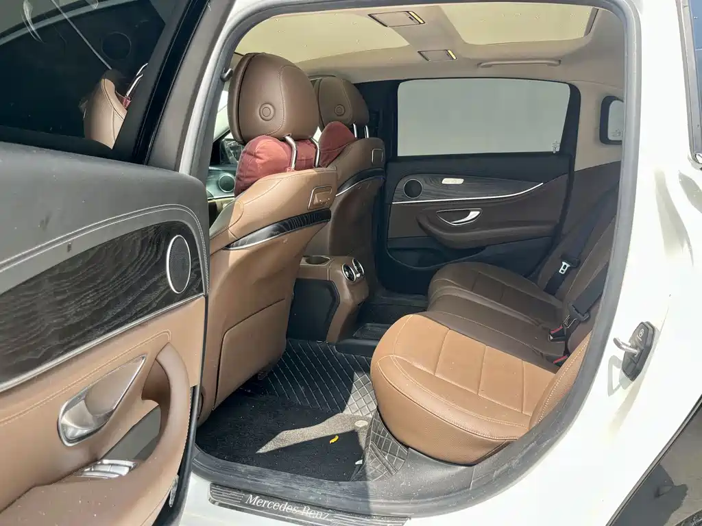 Mercedes-Benz E-Class — миниатюра 9