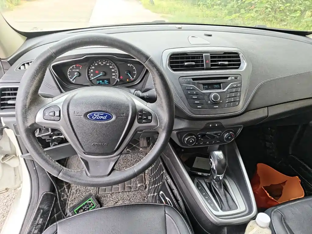 Ford Escort — миниатюра 10