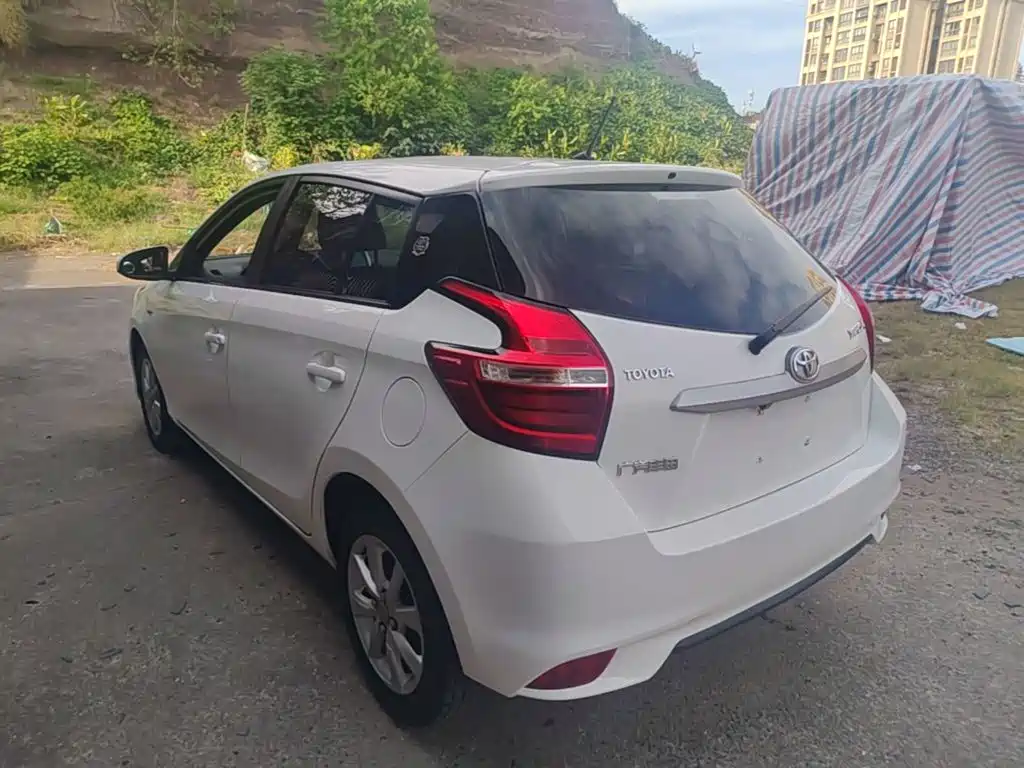 Toyota Yaris L — миниатюра 5