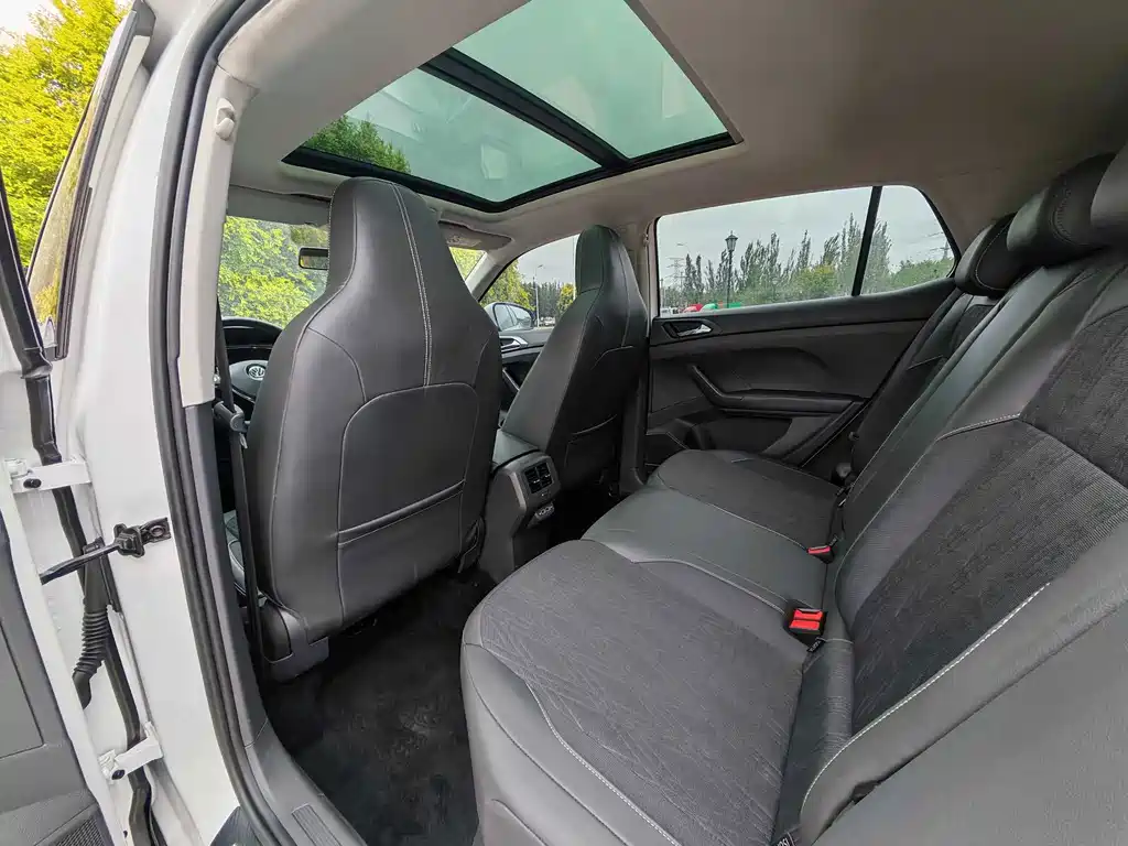 Volkswagen T-Cross — миниатюра 9