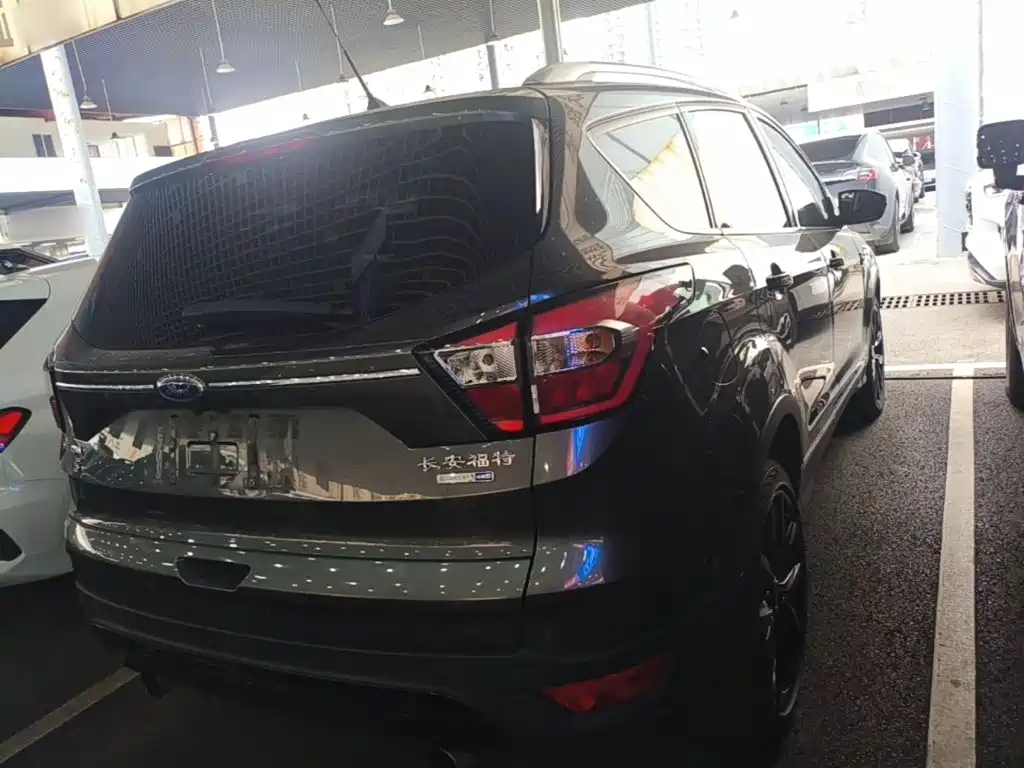Ford Kuga — миниатюра 7