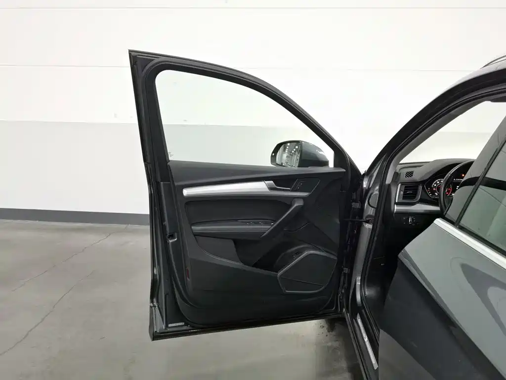 Audi Q5L — миниатюра 8