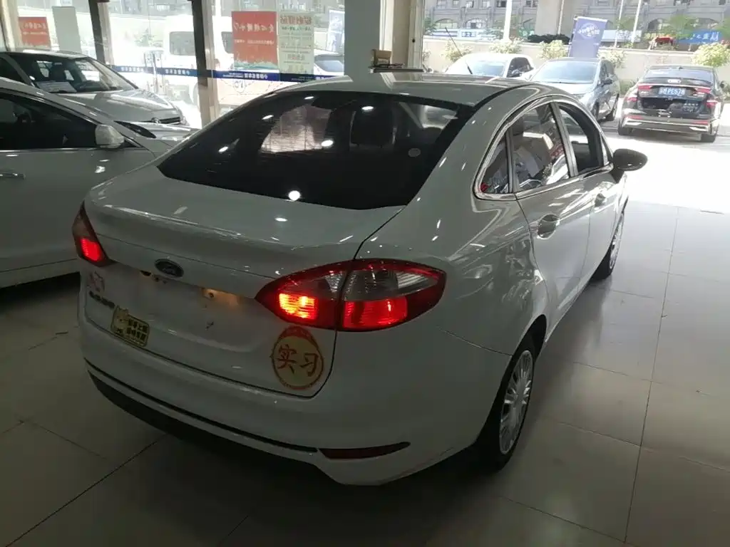 Ford Fiesta — миниатюра 7