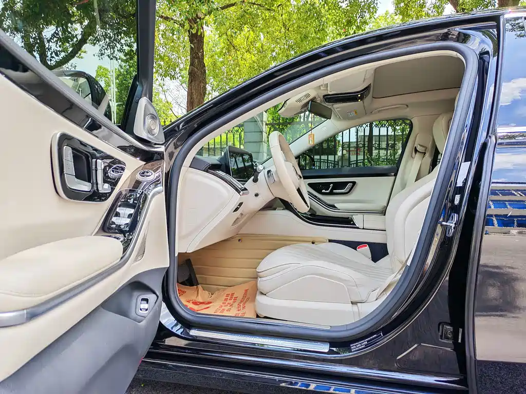 Mercedes-Benz S-Class — миниатюра 11