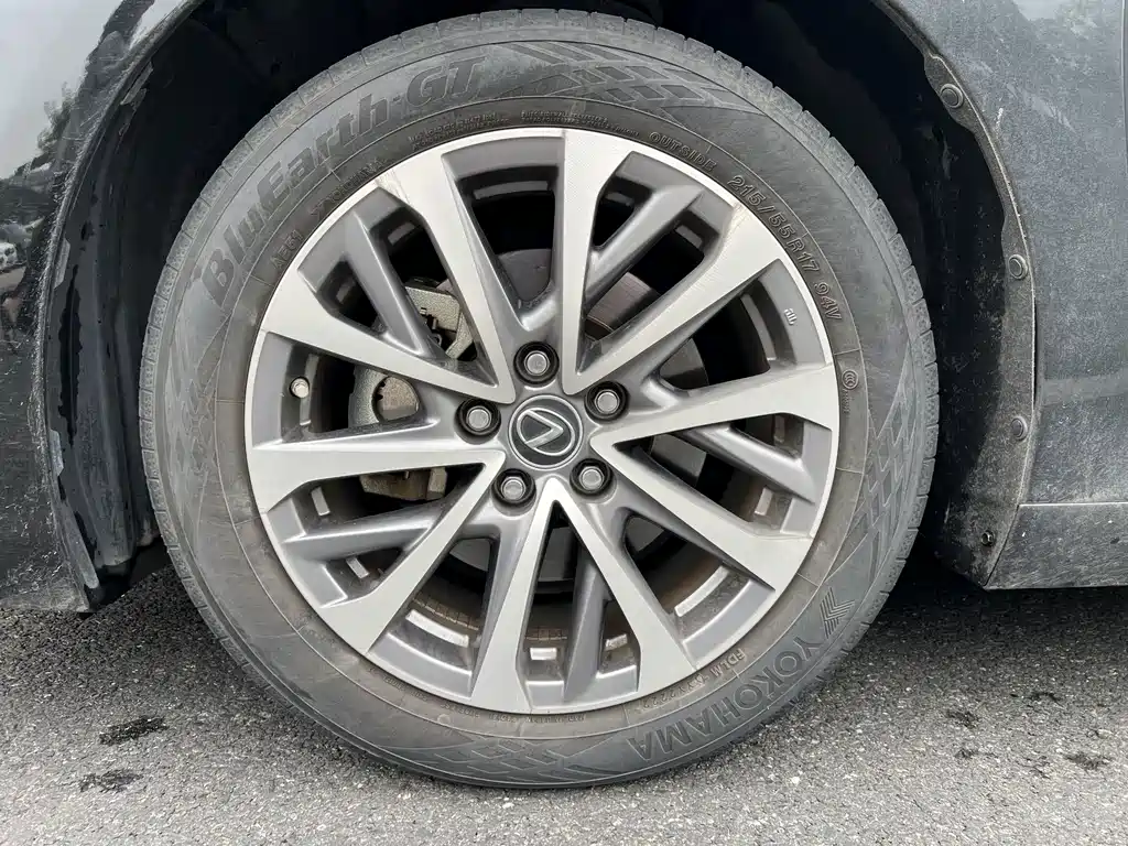 Lexus ES — миниатюра 15