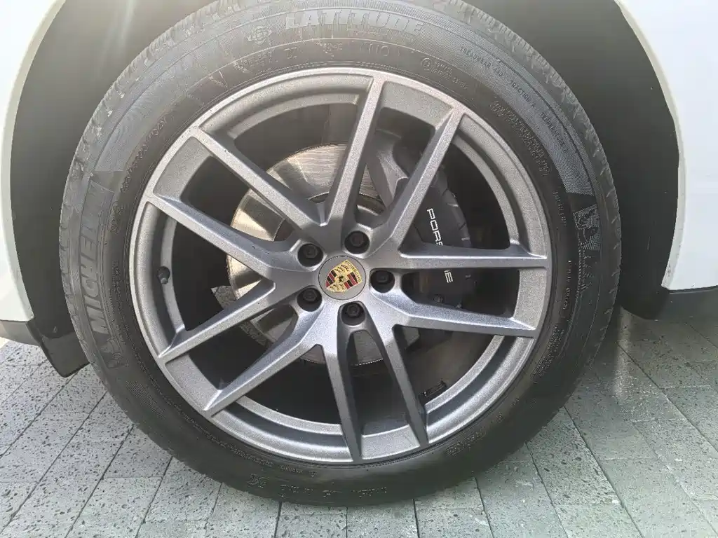 Porsche Macan — миниатюра 16