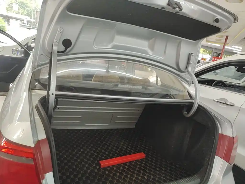 Volkswagen Jetta — миниатюра 19