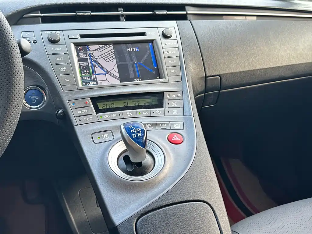 Toyota Prius — миниатюра 5