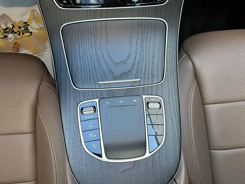 Mercedes-Benz E-Class — миниатюра 13