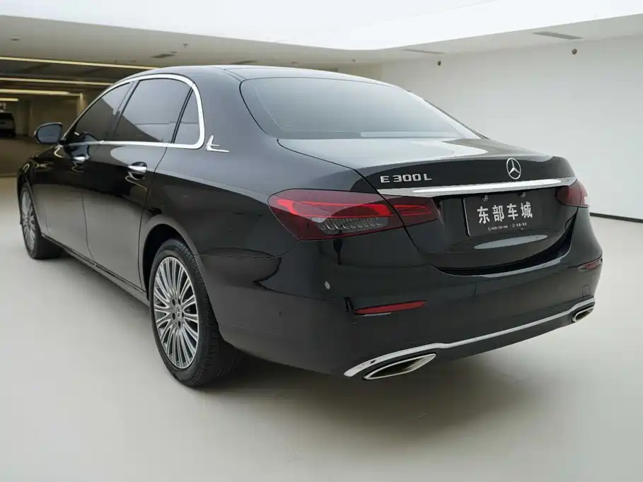 Mercedes-Benz E-Class — миниатюра 4