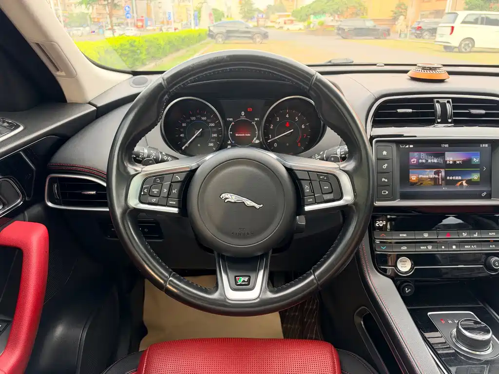Jaguar F-PACE — миниатюра 15