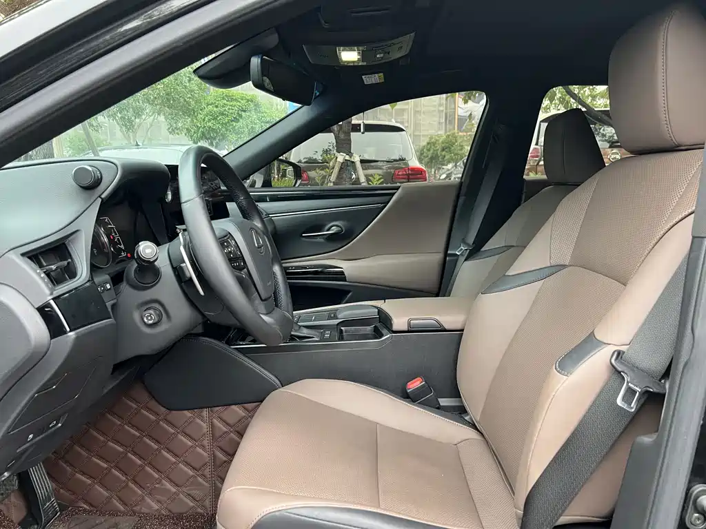 Lexus ES — миниатюра 9