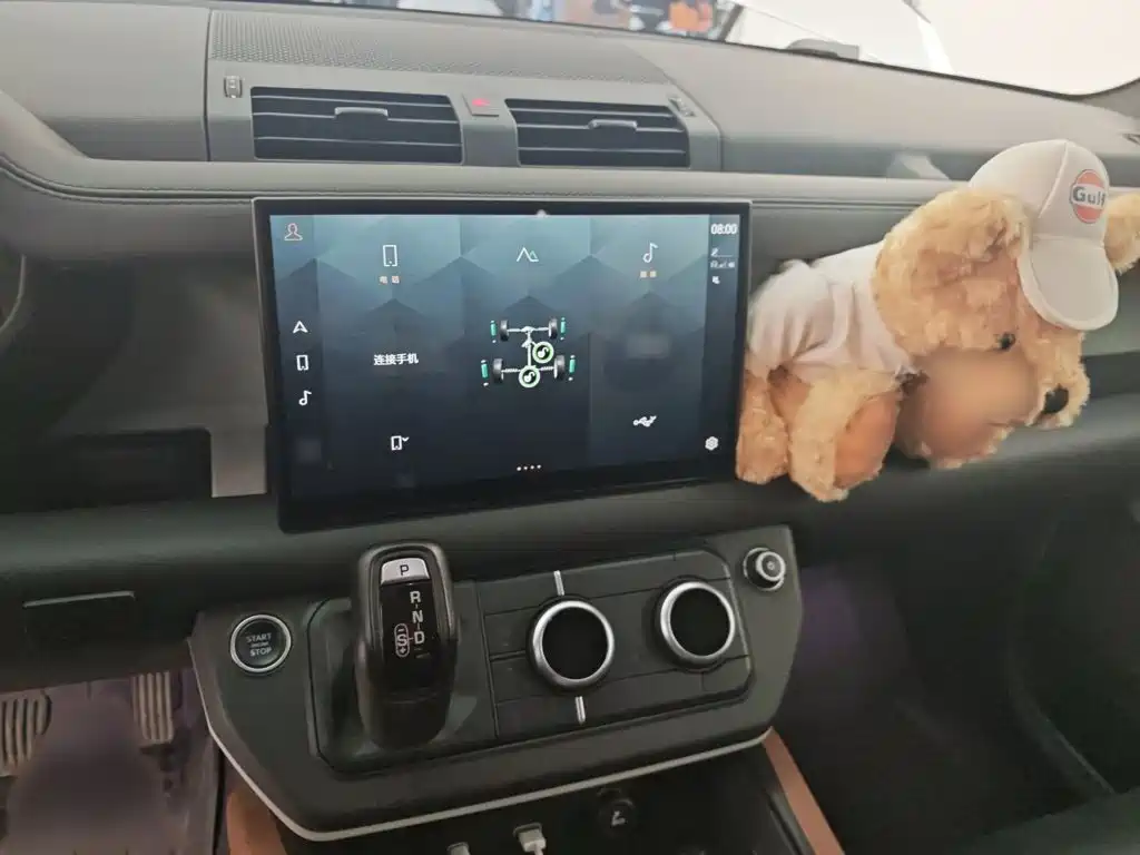 Land Rover Defender — миниатюра 4