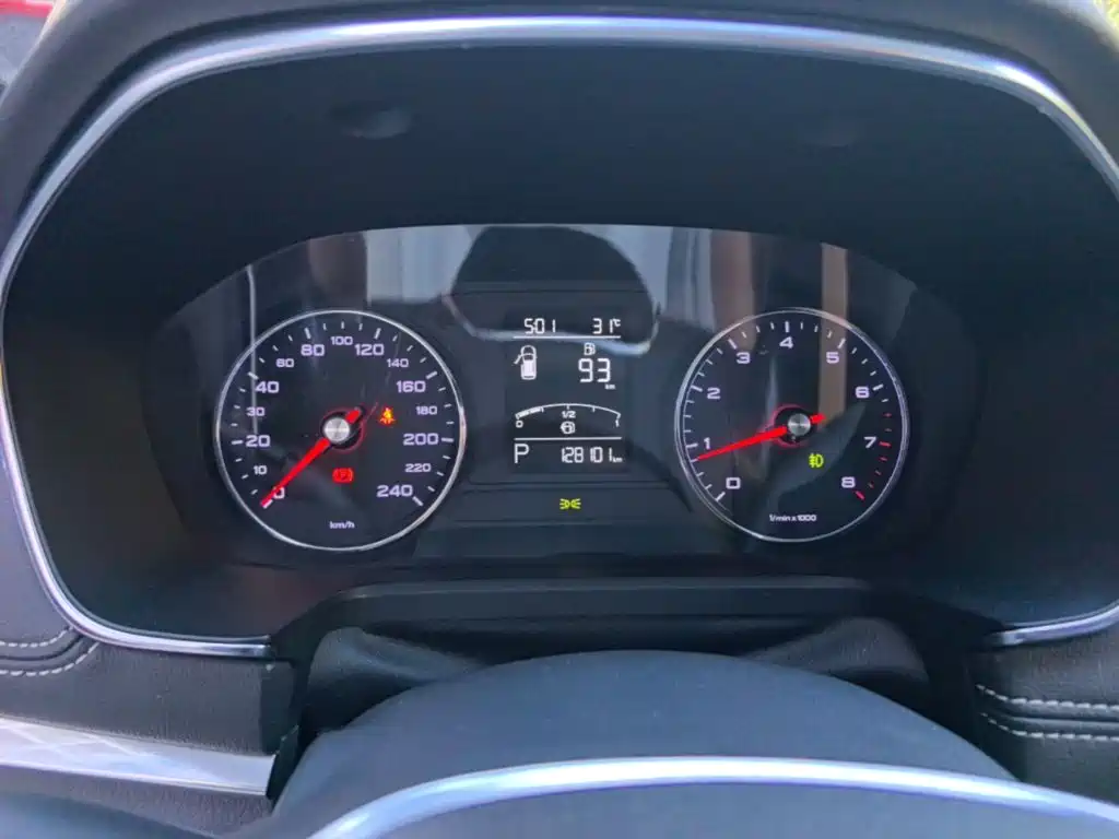 Roewe RX5 — миниатюра 12