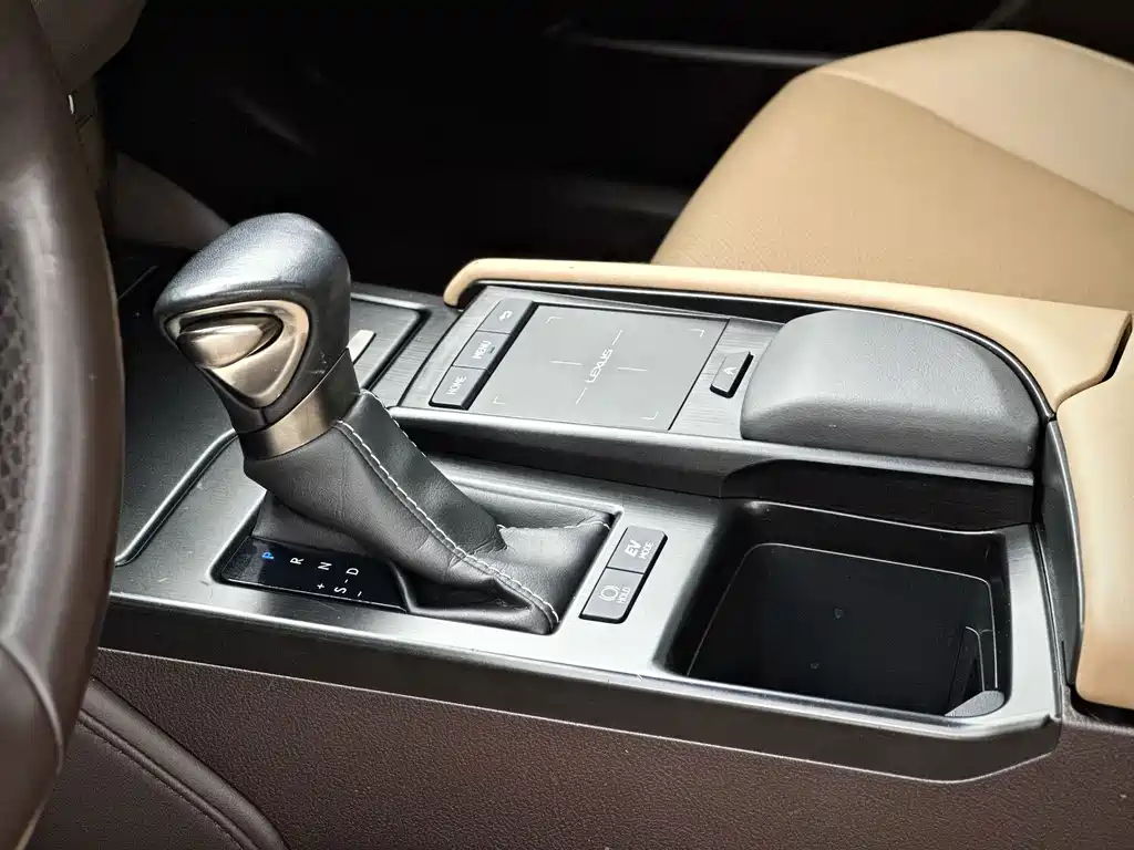 Lexus ES — миниатюра 14