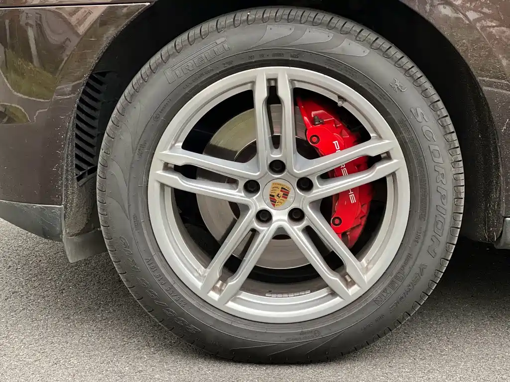 Porsche Macan — миниатюра 8