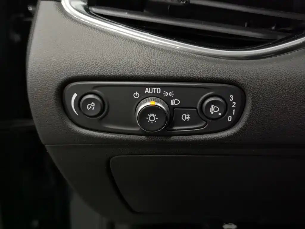 Chevrolet Malibu XL — миниатюра 21