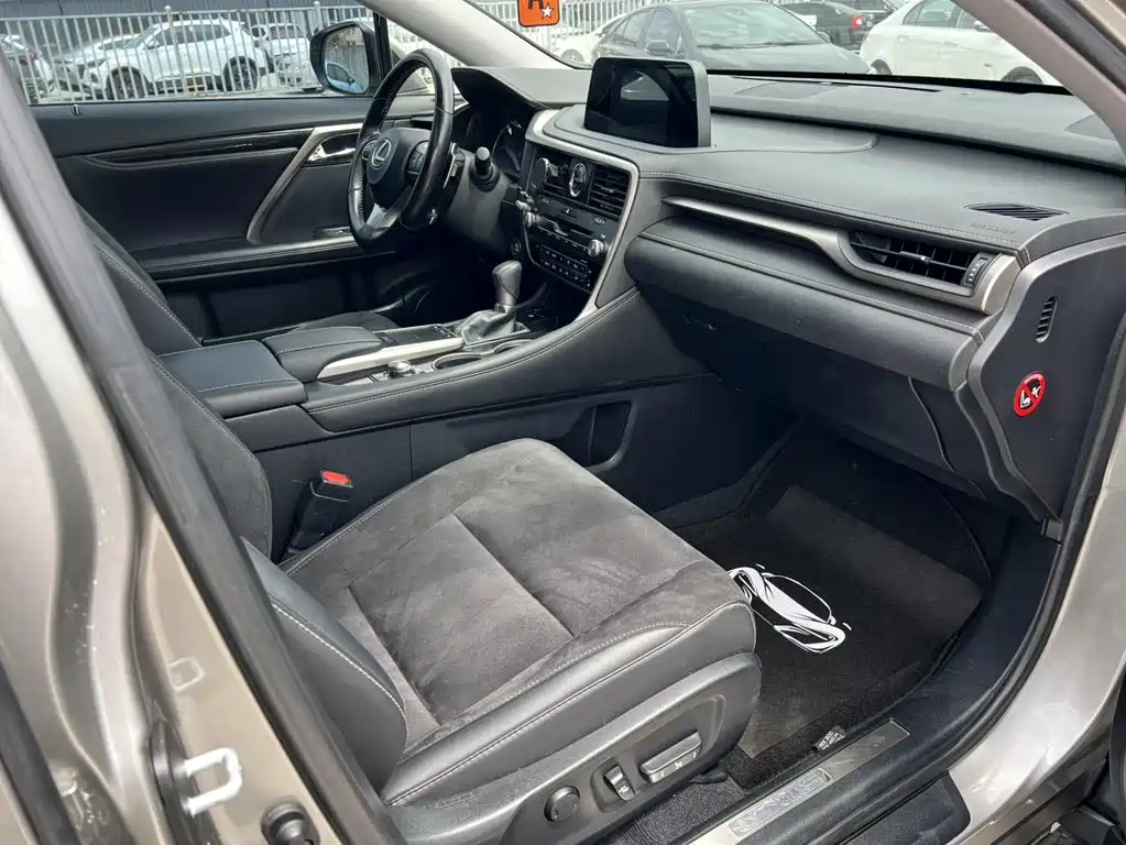 Lexus RX — миниатюра 9