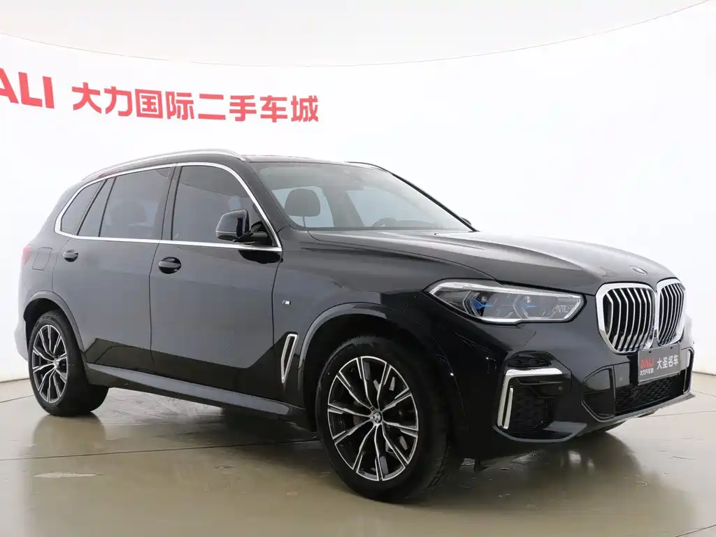 BMW X5 2022 xDrive 30Li Premium M Sport