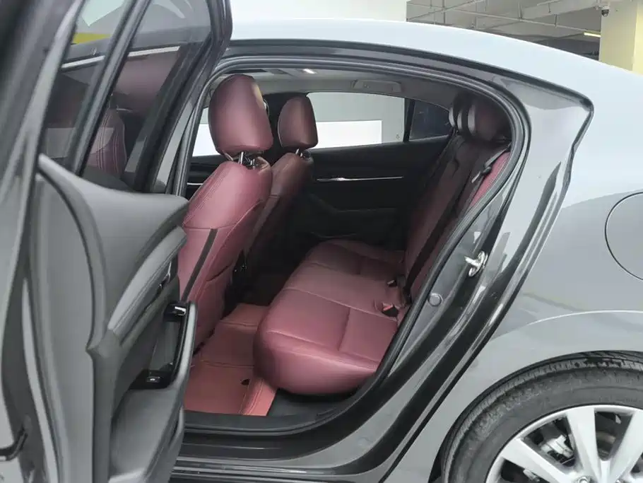 Mazda 3 Axela — миниатюра 11