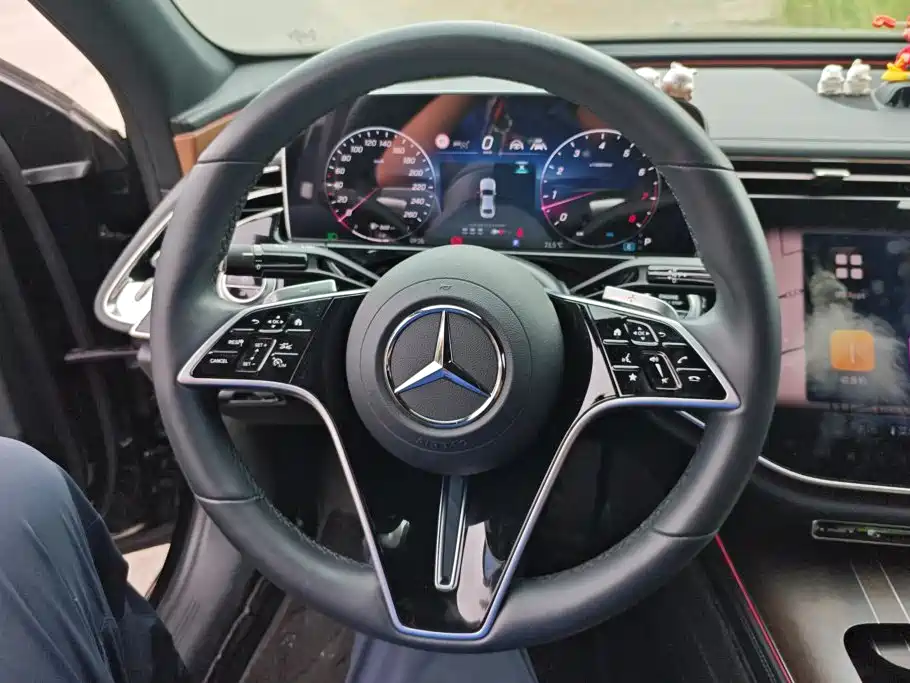 Mercedes-Benz E-Class — миниатюра 15