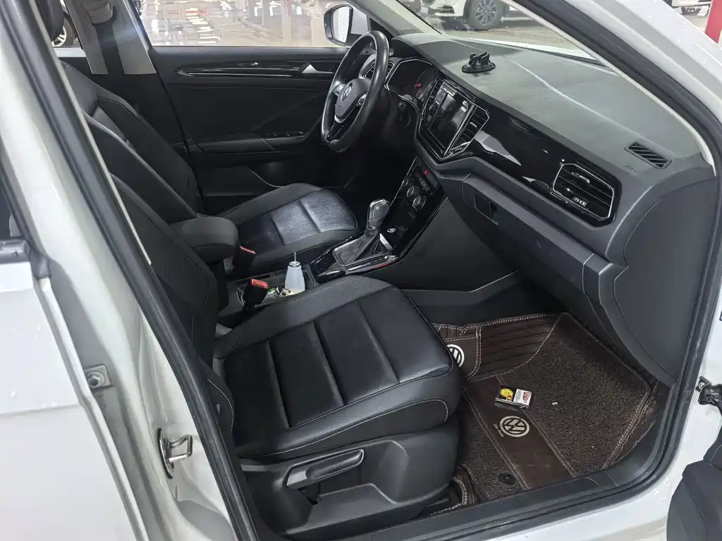 Volkswagen T-Roc — миниатюра 6
