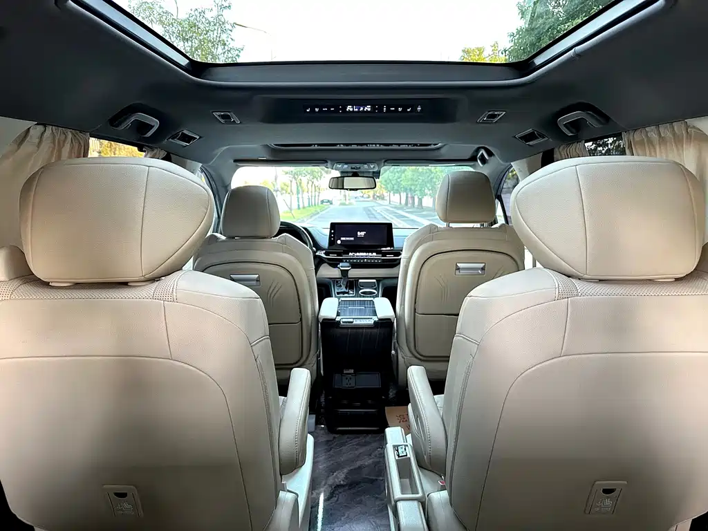 Toyota Sienna — миниатюра 16