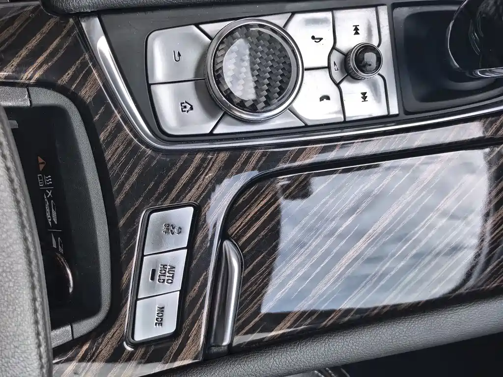 Cadillac XT6 — миниатюра 16