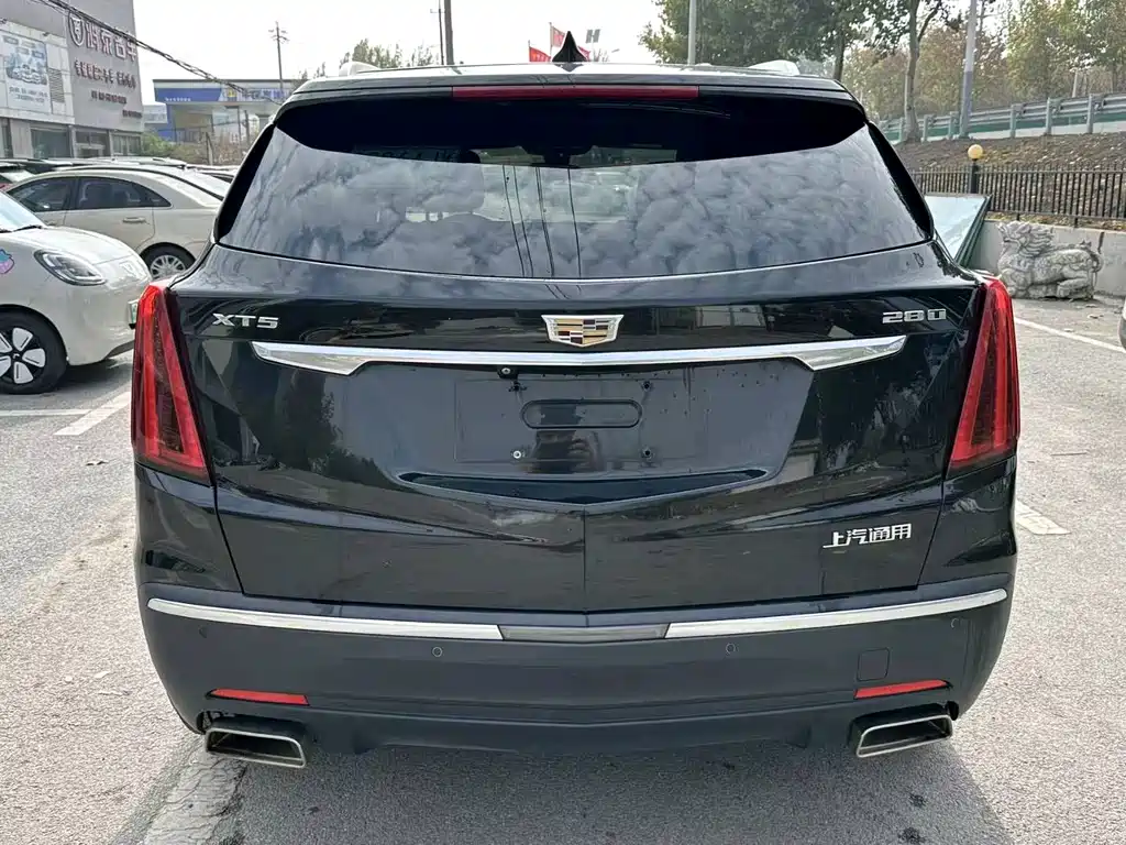 CADILLAC XT5