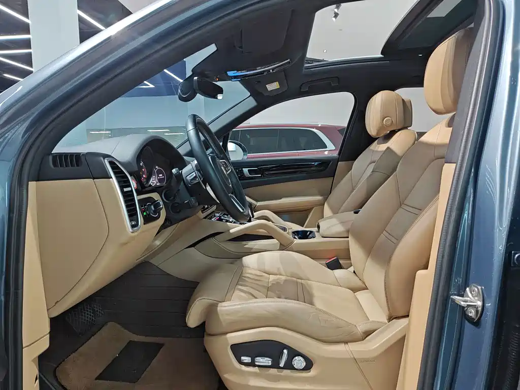 Porsche Cayenne Hybrid — миниатюра 6