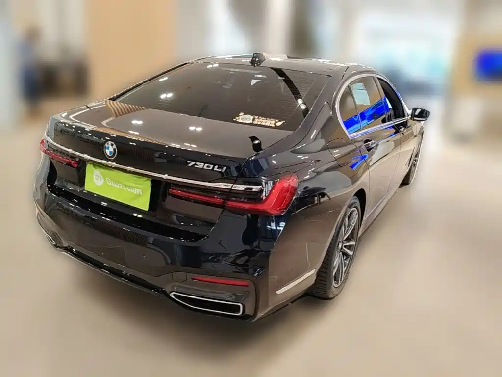 BMW 7 Series — миниатюра 10