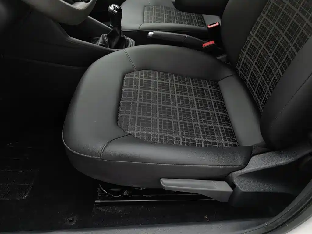 Volkswagen Jetta — миниатюра 20