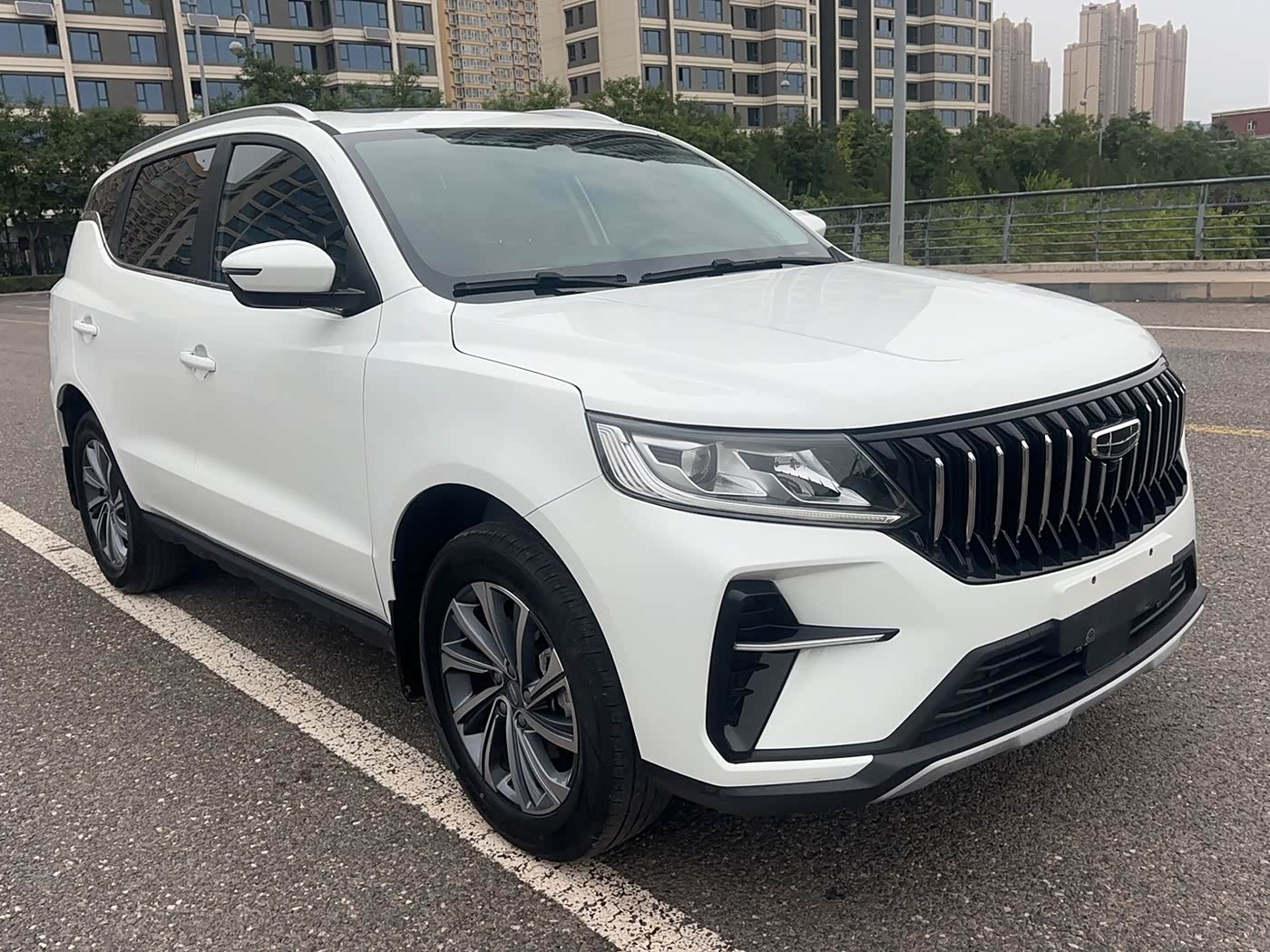 Geely Emgrand X6 1.4 л 2023 г. Белый, пробег 31700 км